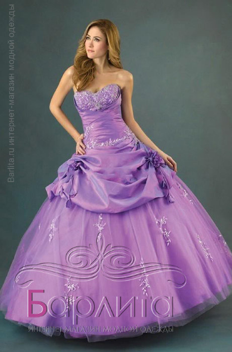 Платье фиолетовое пышное Платье бальное пышное с воланами. Очень красивое. Без рукавов, без бретелек. Используется эксклюзивная вышивка. Платье на корсете, который позволяет любую фигурку сделать идеальной. Ткань: хлопок, тафта, органза